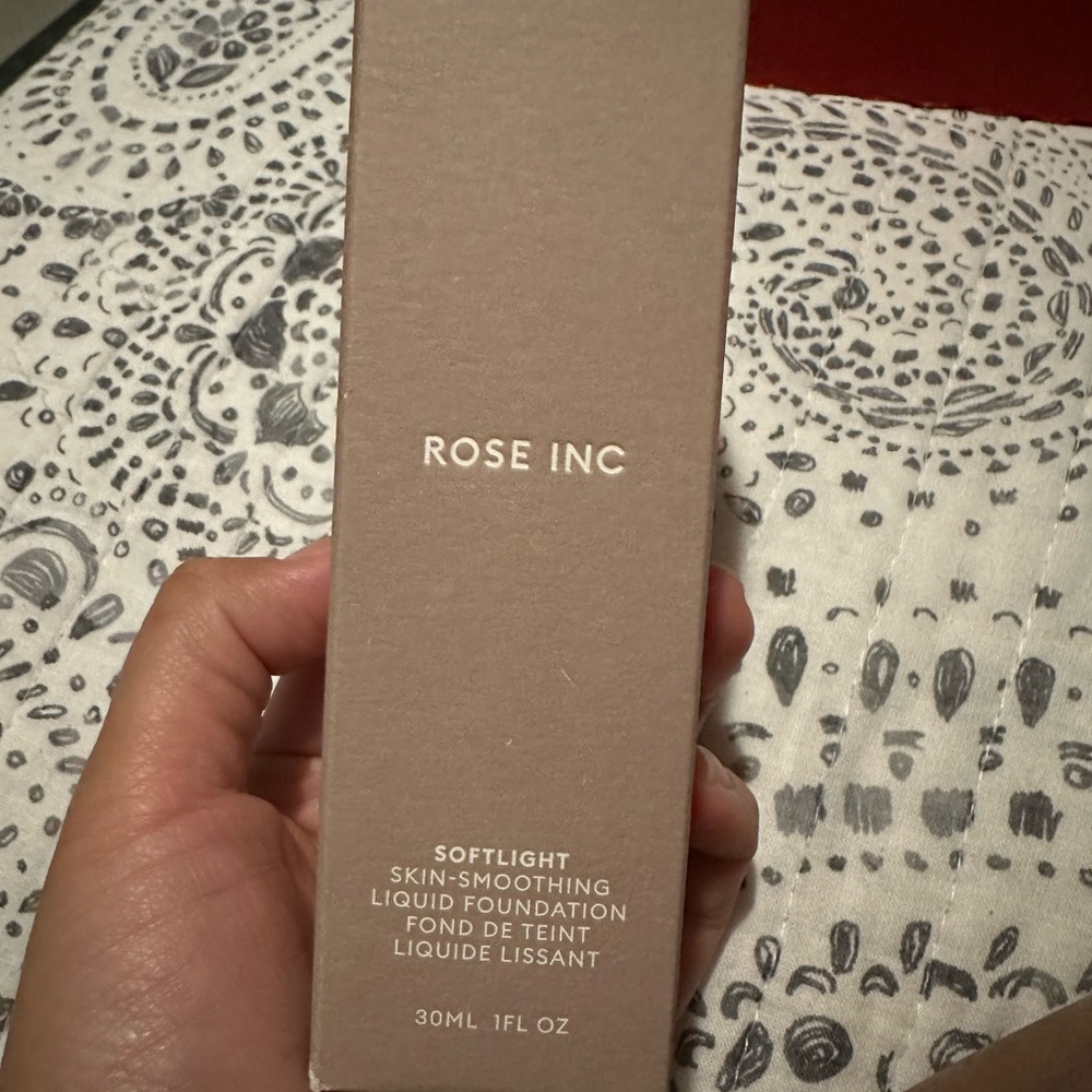 17C Rose Inc Softlight Foundation in Elegant Tan 17C